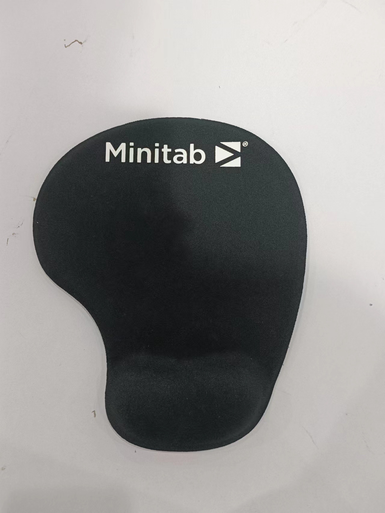 Mouse Pad with Comfortable Gel Wrist - Image 4
