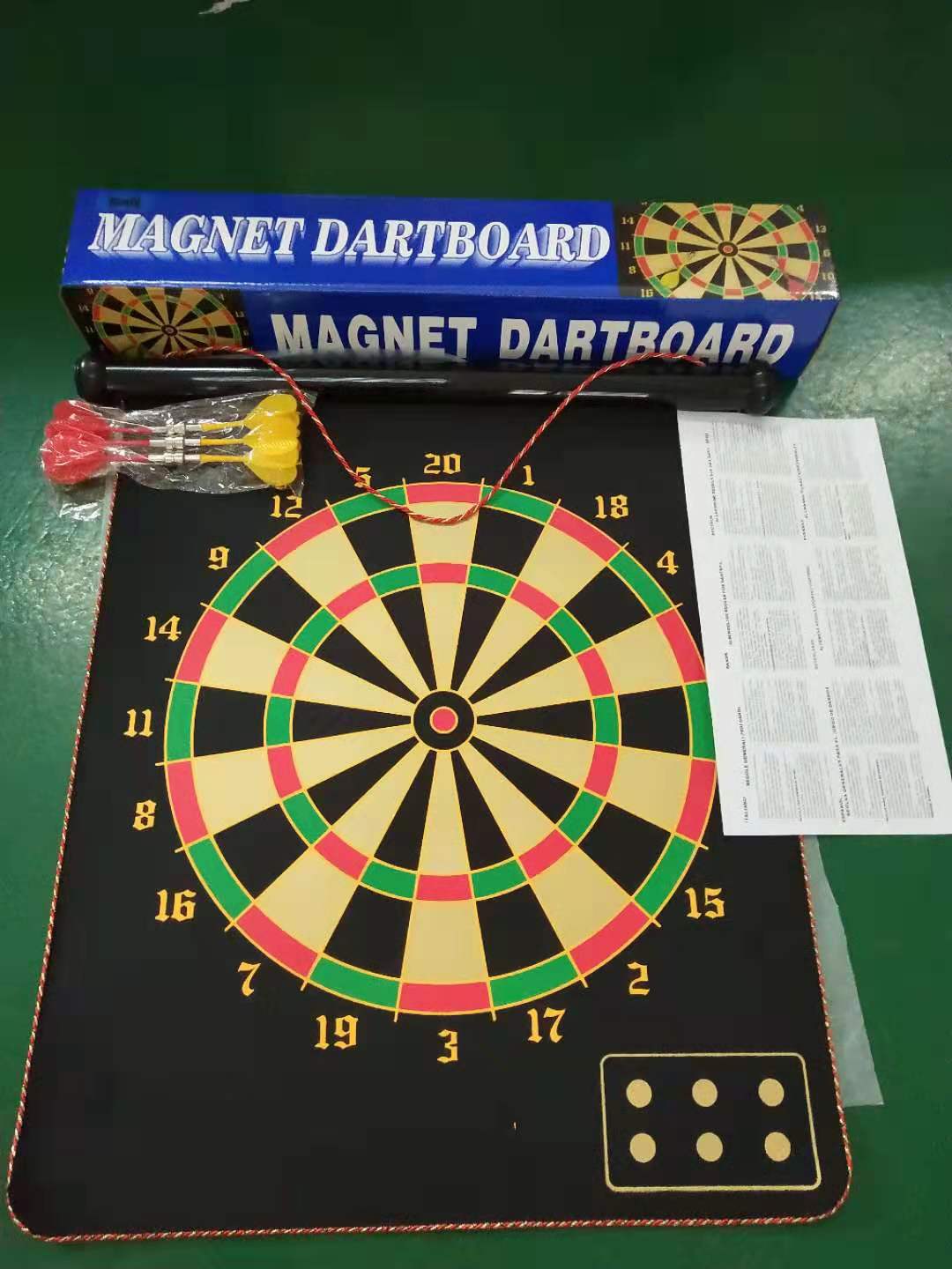 1 Dartboard 6 Darts Magnetic Game Set - Image 3